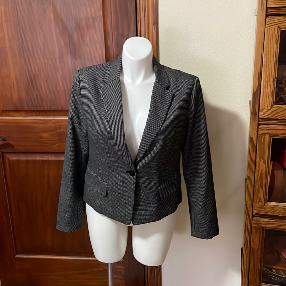 New York and Company tailored blazer, size 16